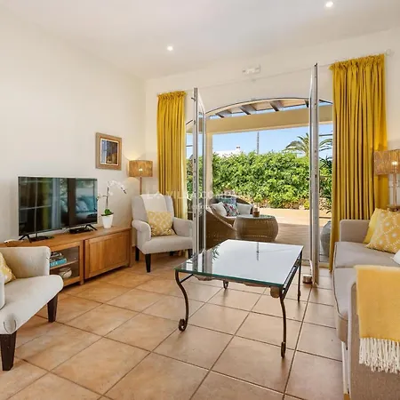 Villa Jade *